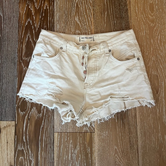 FREE PEOPLE
NOW OR NEVER DENIM SHORTS IN ECRU - Picture 5 of 13